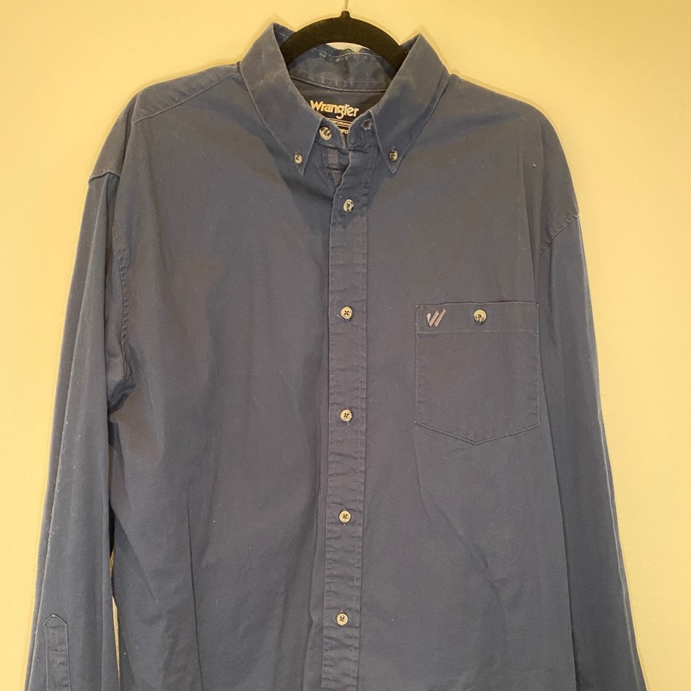 Wrangler Navy Premium Performance Button Down Xl - image 1